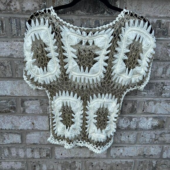 White and Gold crochet top with a boho vibe #crochet #boho - Picture 5 of 5